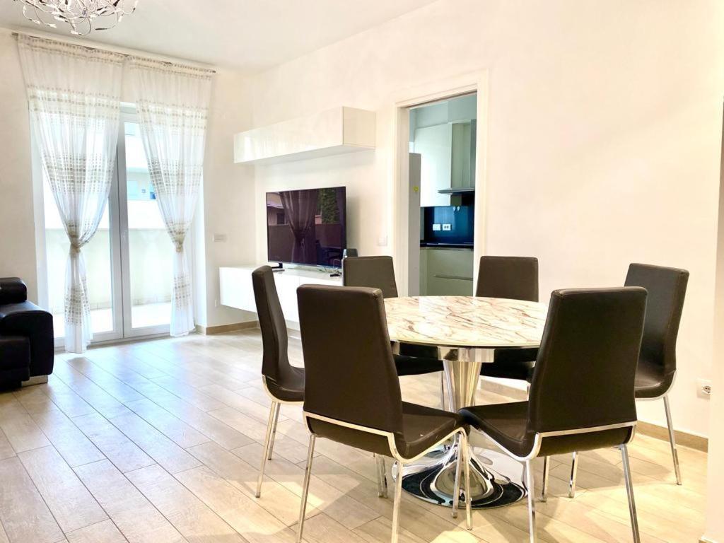Mpm - Belinzaghi 5 6 Pax Apartment Milan Bagian luar foto