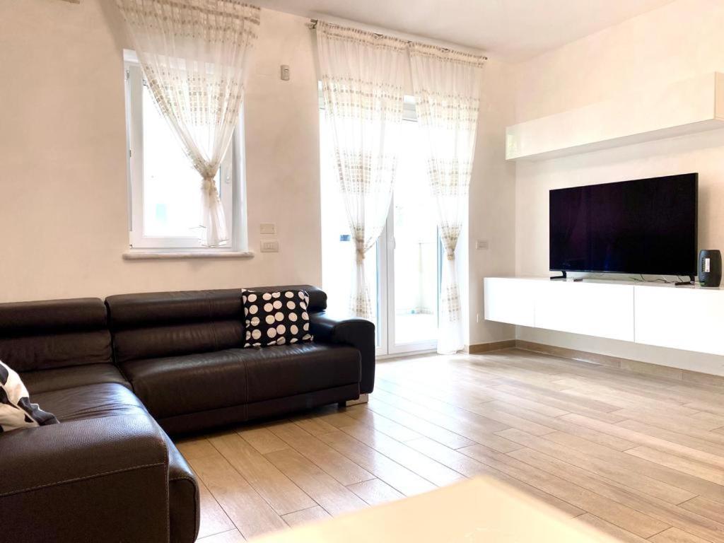 Mpm - Belinzaghi 5 6 Pax Apartment Milan Bagian luar foto