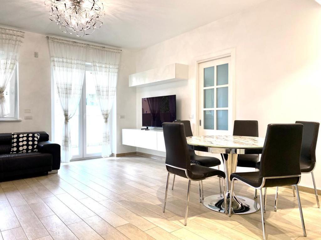 Mpm - Belinzaghi 5 6 Pax Apartment Milan Bagian luar foto