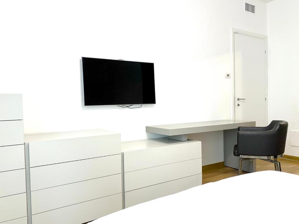 Mpm - Belinzaghi 5 6 Pax Apartment Milan Bagian luar foto