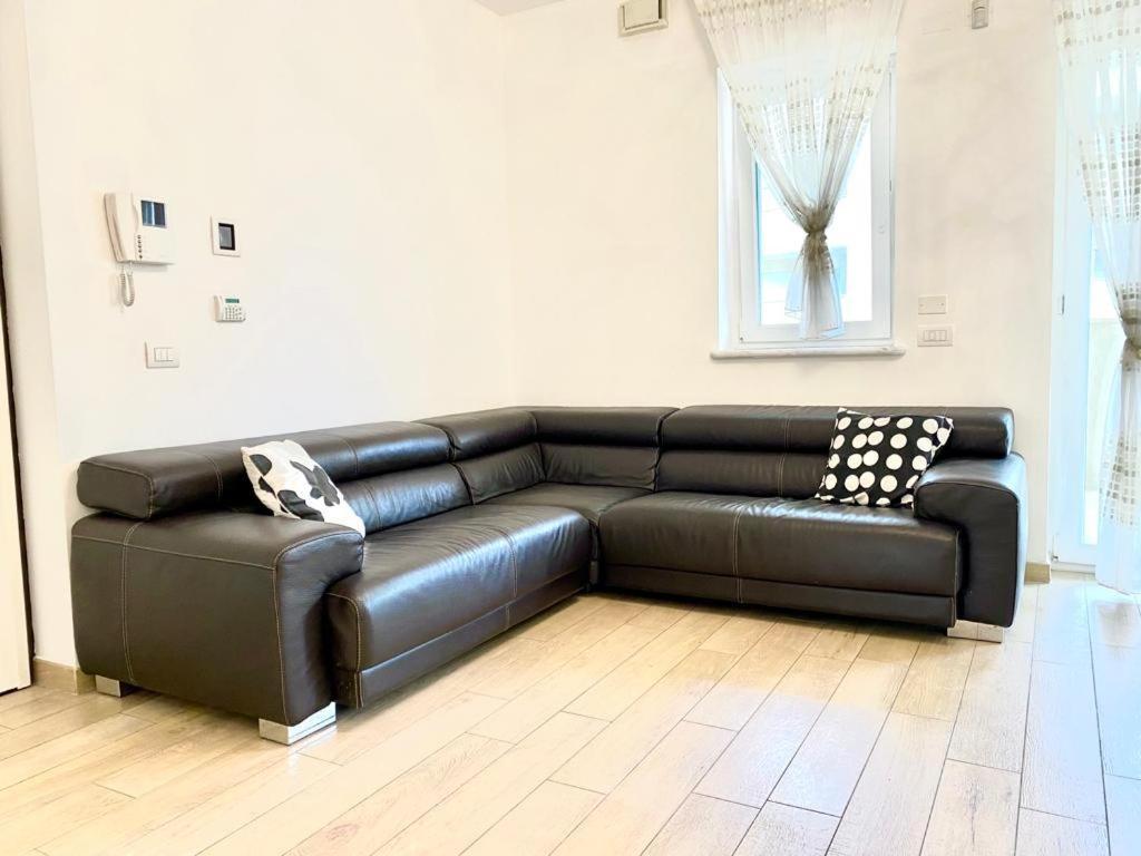 Mpm - Belinzaghi 5 6 Pax Apartment Milan Bagian luar foto