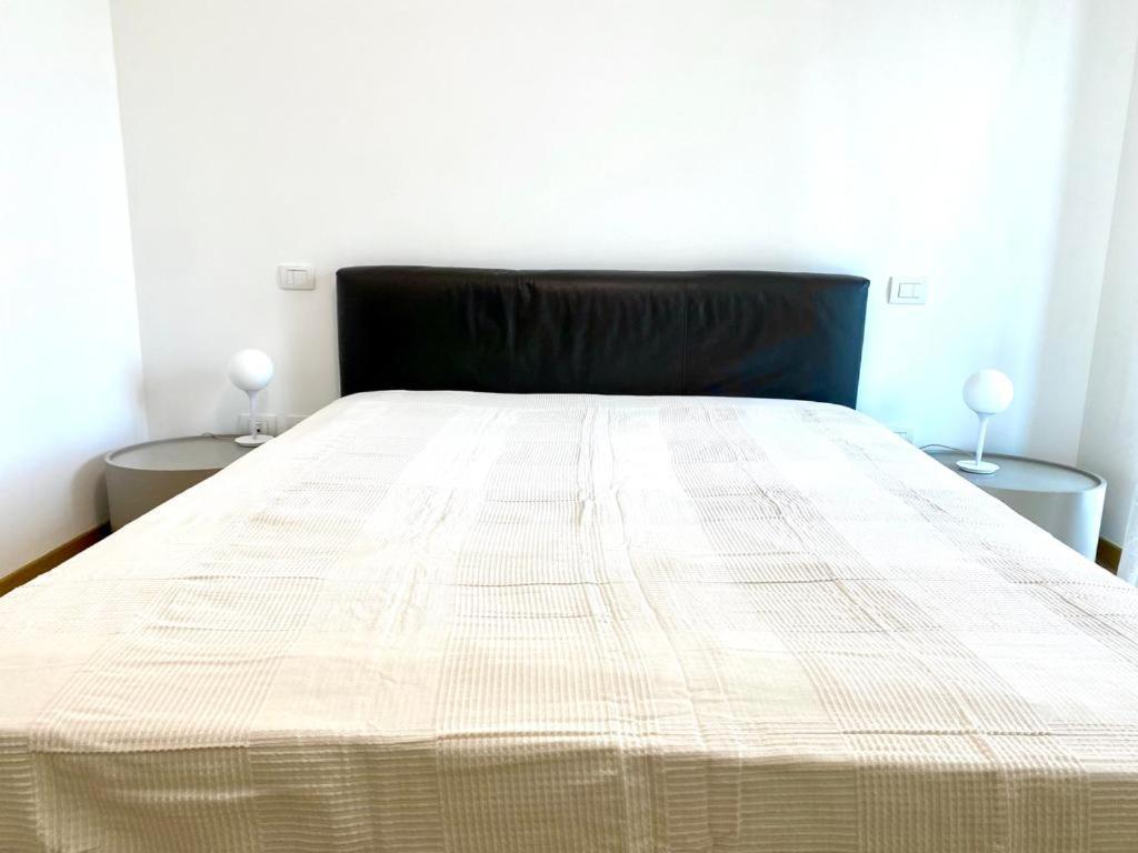 Mpm - Belinzaghi 5 6 Pax Apartment Milan Bagian luar foto